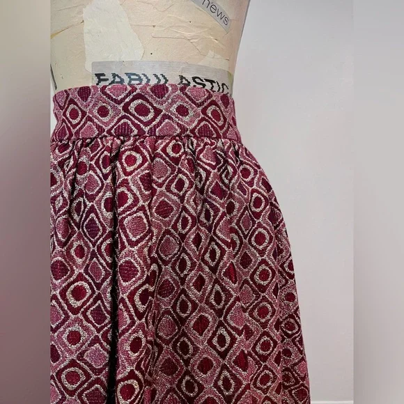 VTG 1970s Red + Gold Patterned Maxi Skirt - Picture 2 of 3